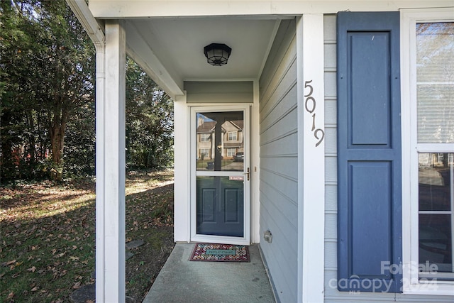 view of property entrance