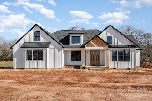 view of modern farmhouse style home