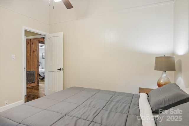 bedroom with ceiling fan