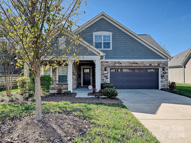 view of front of property featuring covered porch