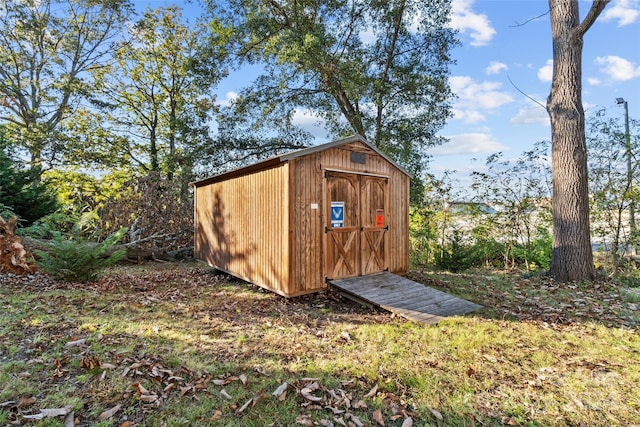 view of outbuilding