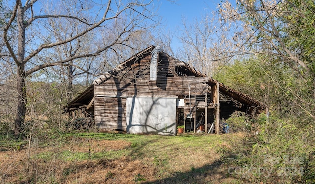 exterior space with an outbuilding