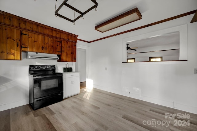 kitchen with ceiling fan, black range with electric cooktop, light hardwood / wood-style flooring, ventilation hood, and crown molding