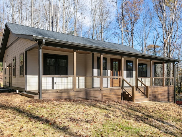 view of front of property featuring a porch