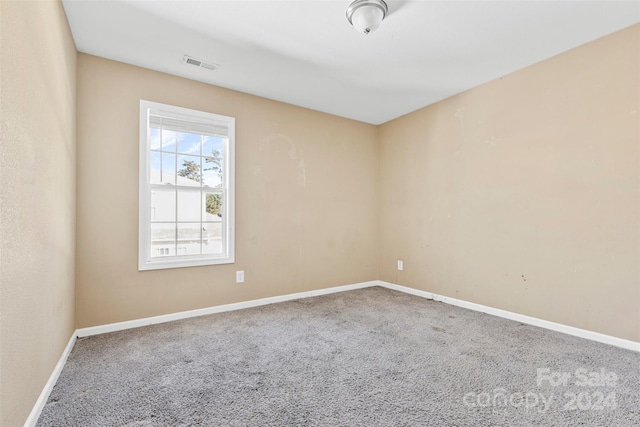 empty room featuring carpet