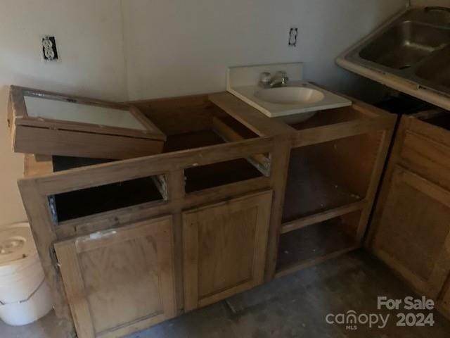 bathroom with sink