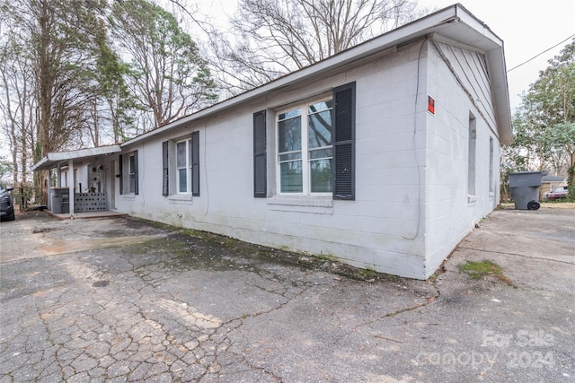 view of side of property