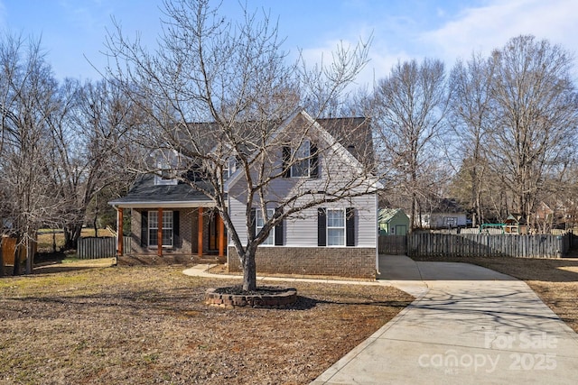 front of property featuring covered porch