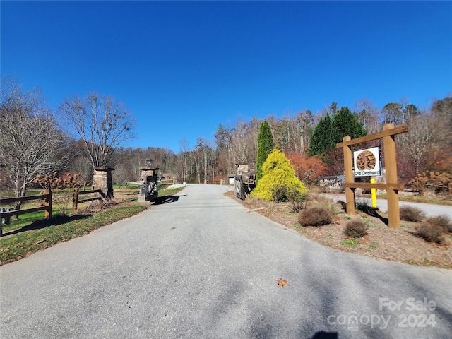 Listing photo 2 for 336 Falling Leaves Ln Unit 41, Hendersonville NC 28792