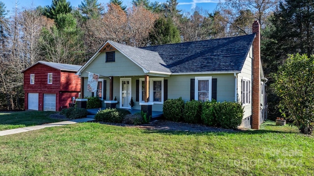 view of front facade with a front lawn and covered porch