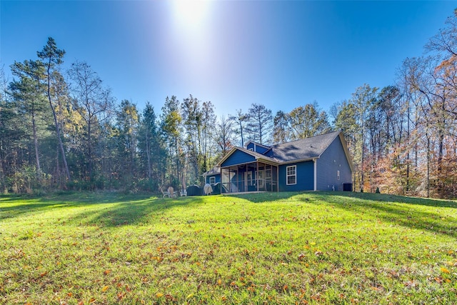 view of front of house featuring a front yard