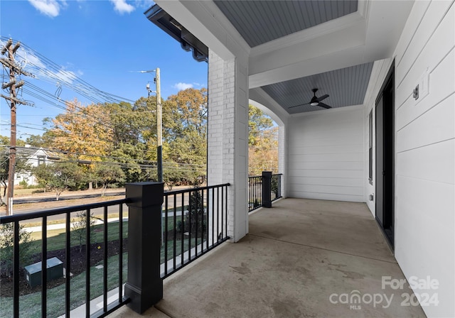 balcony with ceiling fan