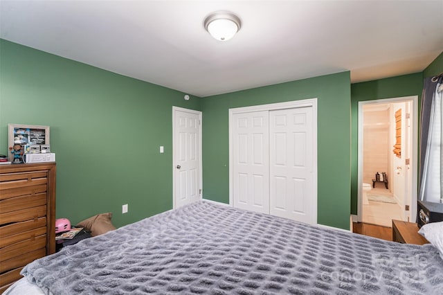 bedroom with a closet