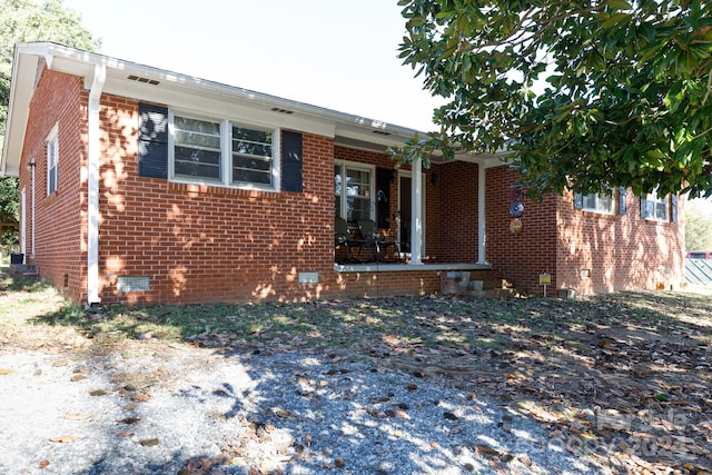 view of front of home with covered porch