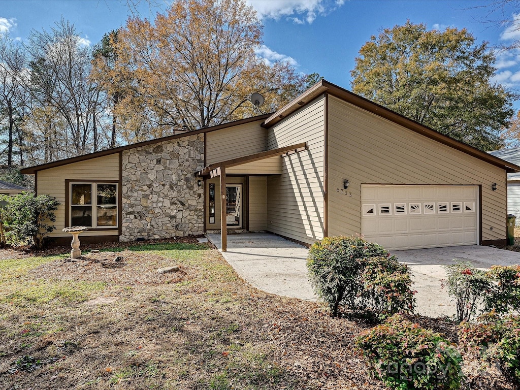 view of front of property featuring a garage