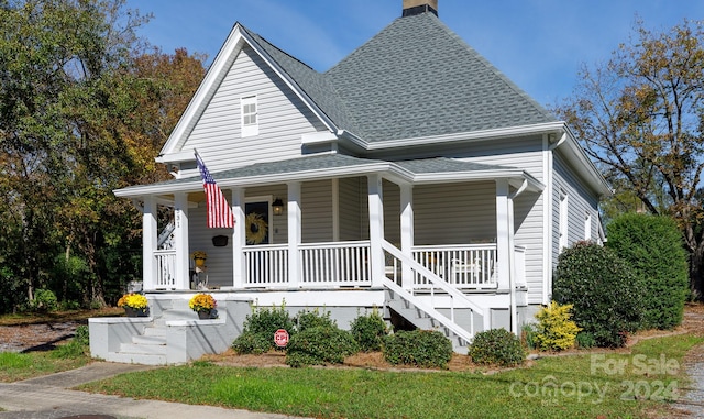 view of front of home featuring a porch