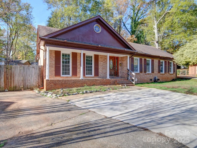 view of front of house with covered porch