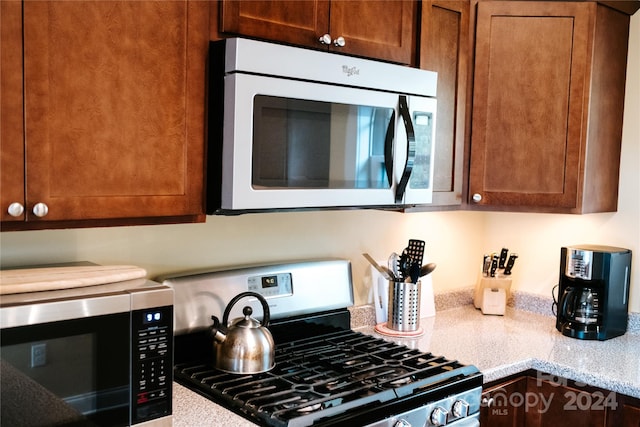 kitchen featuring stove