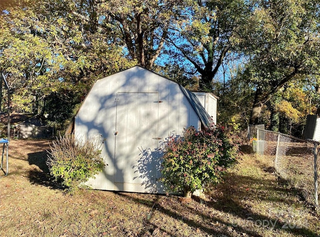 view of outbuilding