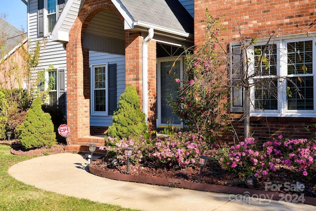 view of property entrance