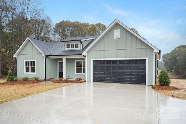 view of front facade featuring a garage