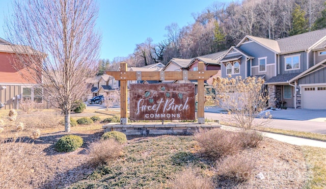 view of community / neighborhood sign