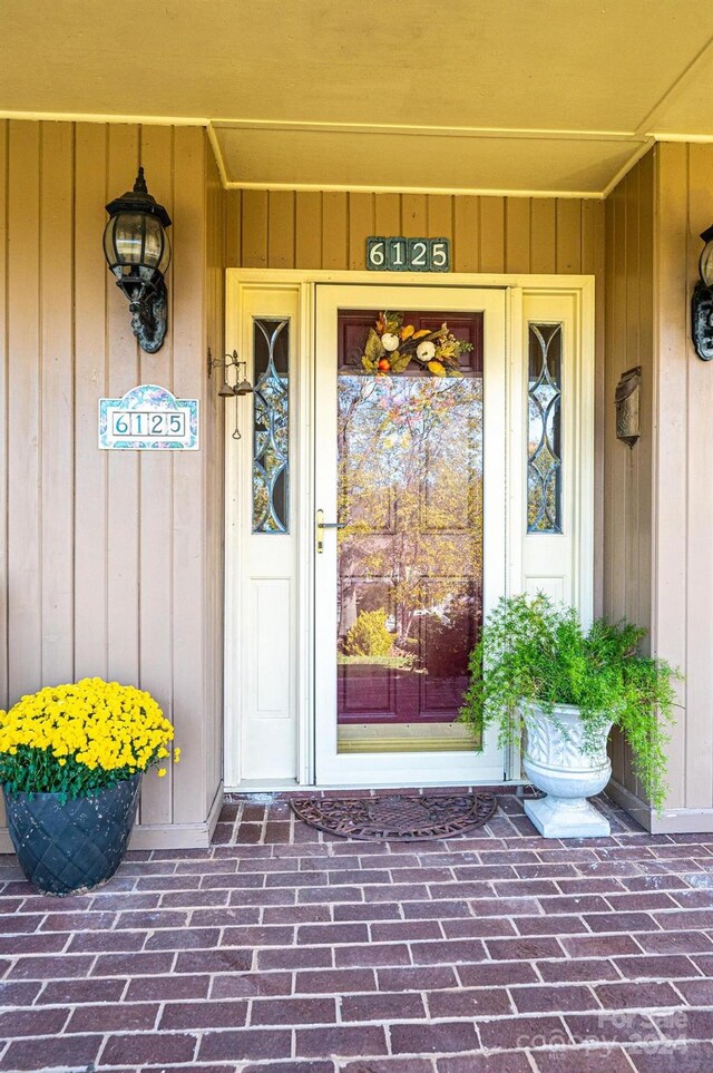 view of property entrance