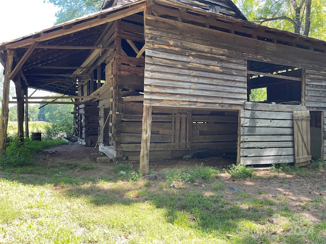 view of outdoor structure