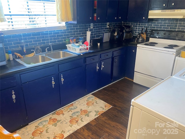 kitchen featuring white range with electric stovetop, sink, dark hardwood / wood-style flooring, decorative backsplash, and washing machine and clothes dryer