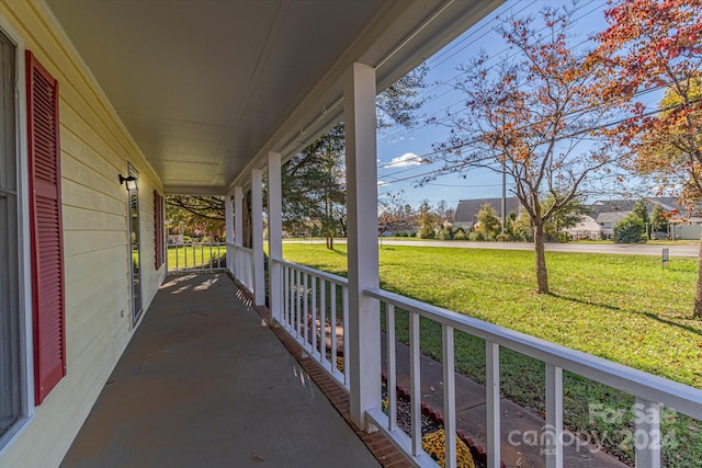 view of patio / terrace with covered porch