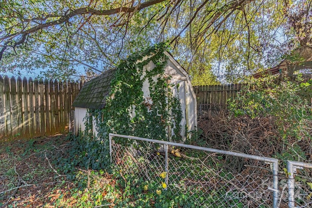 view of outdoor structure