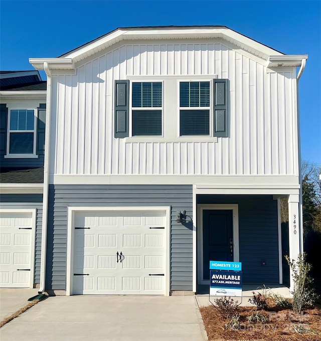 view of front facade with a garage