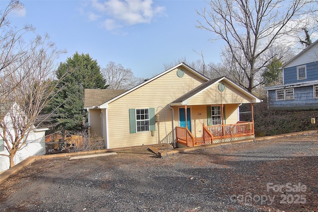 view of front of house featuring a porch