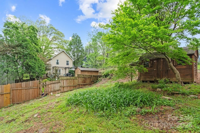 view of yard featuring fence