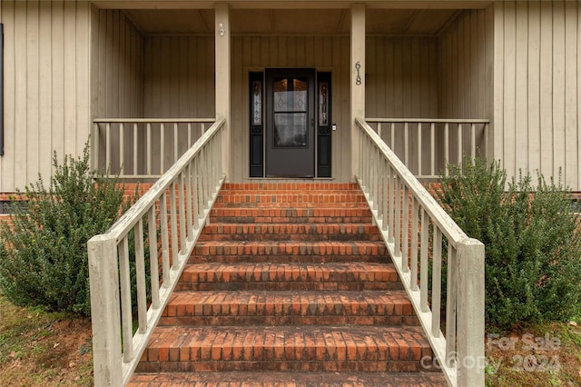 view of property entrance