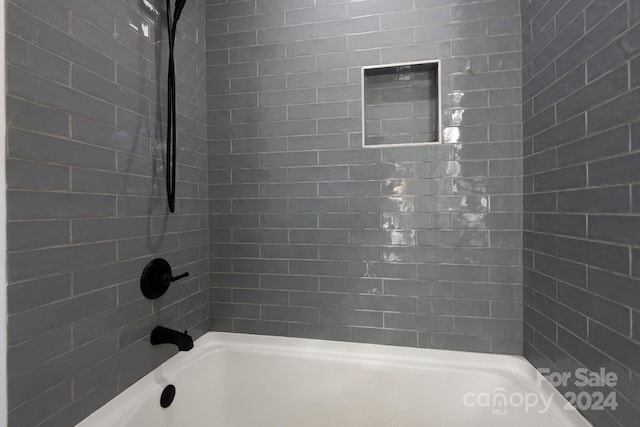 7704 Cedar Bluff Ln, Charlotte, NC 28227 - bathroom featuring tiled shower / bath