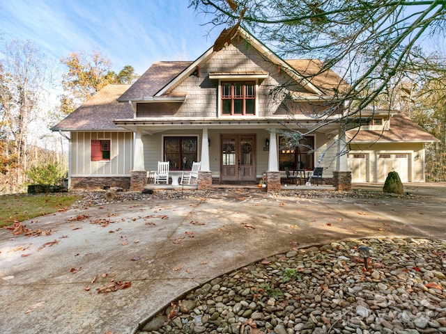 craftsman house featuring covered porch