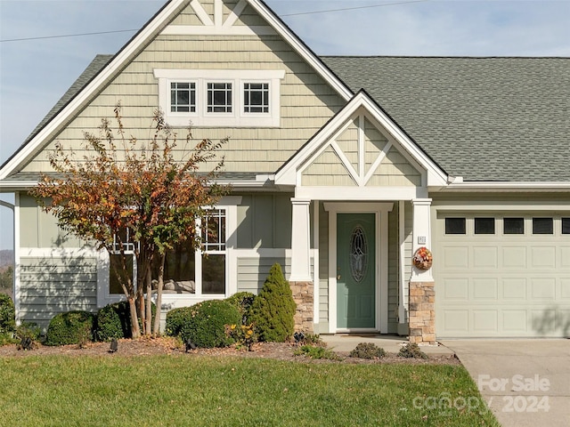 view of front of house featuring a garage