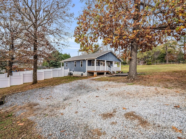 view of front of house featuring a porch