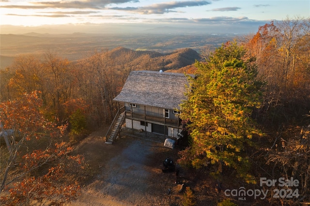 view of aerial view at dusk