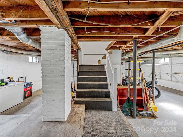 basement featuring washer / dryer