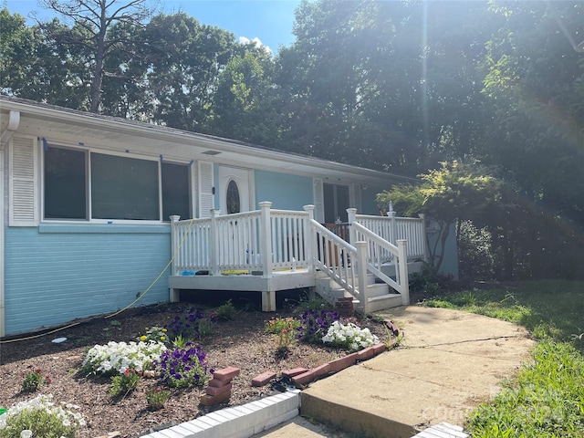 view of front facade featuring covered porch