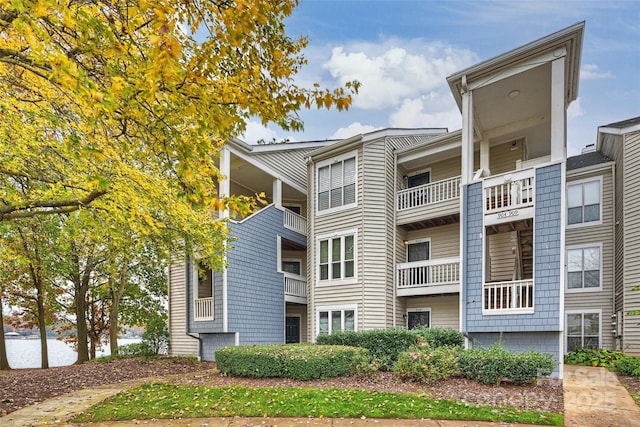 907 SW Dr, Davidson, NC 28036 - view of building exterior