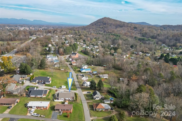 drone / aerial view featuring a mountain view