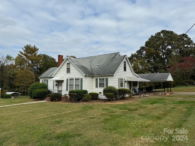 1716 3rd St NE, Hickory, NC 28601 - view of front of home with a front lawn