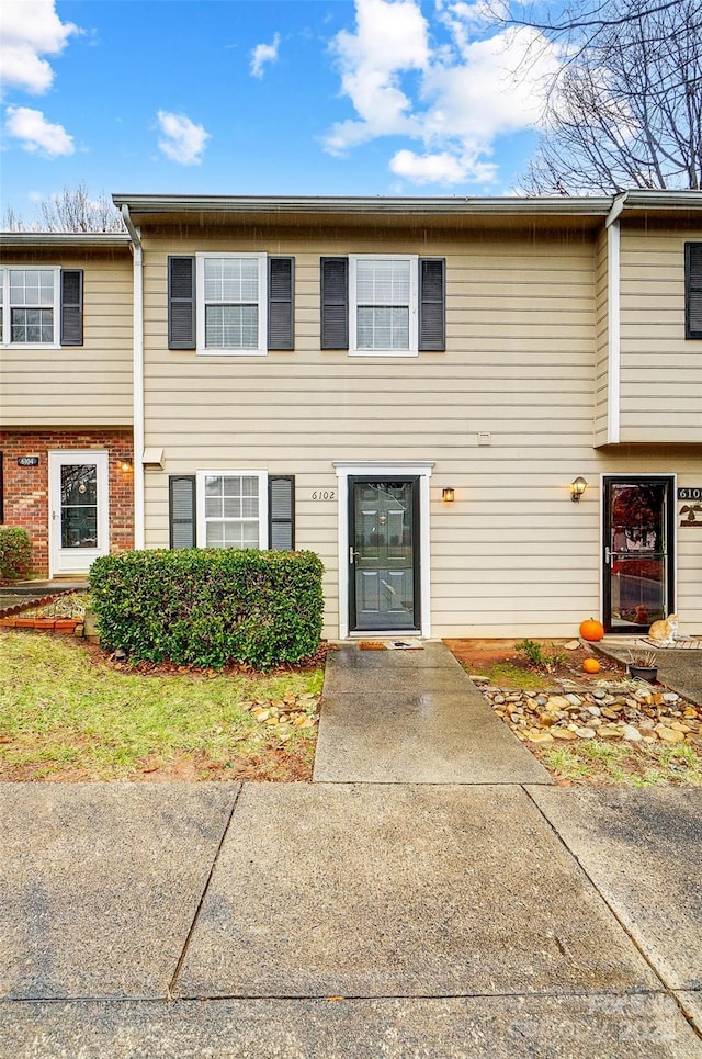 view of front of house