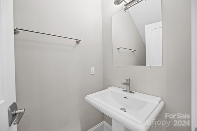 bathroom with sink