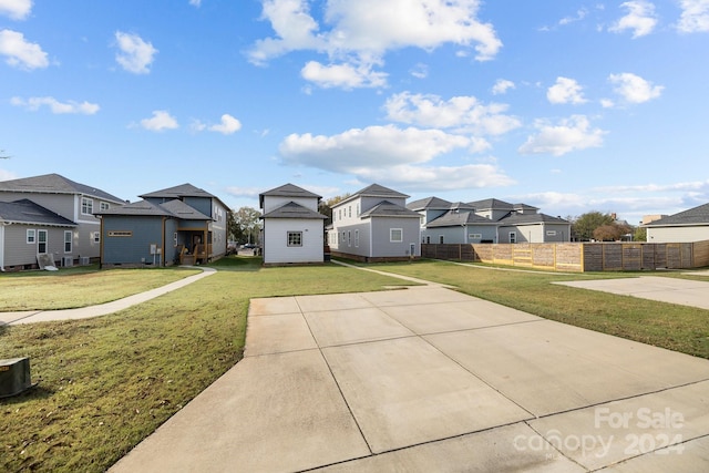 view of front of house with a front lawn