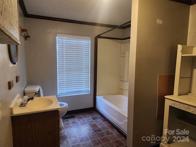 full bathroom with a textured ceiling, toilet, plenty of natural light, and crown molding