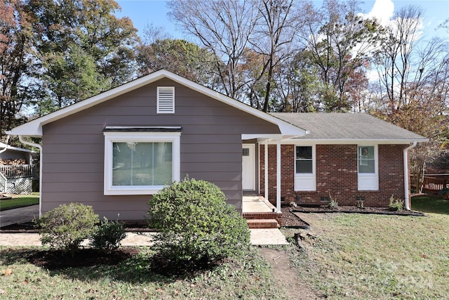 view of front of property with a front yard